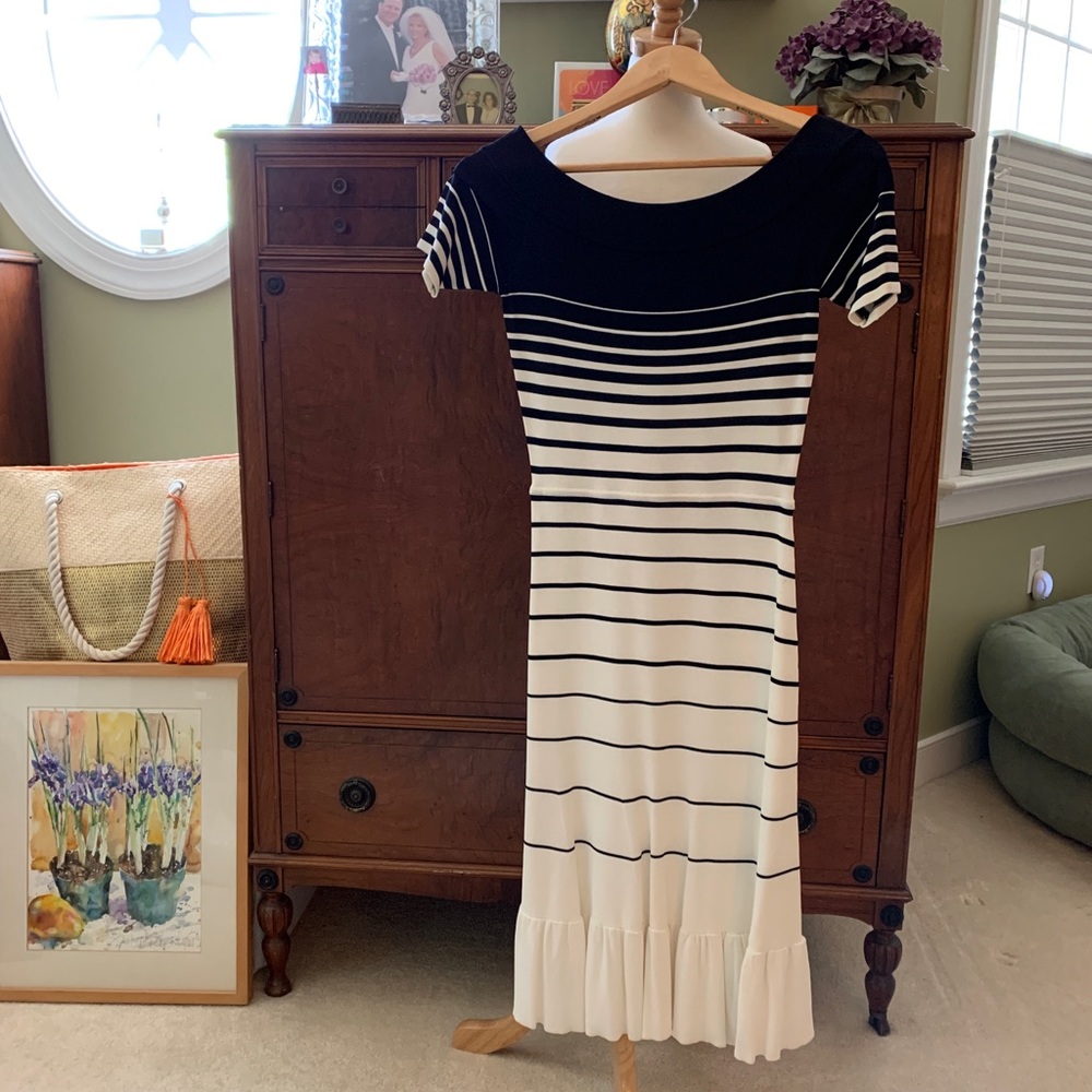 BCBGMaxAzria Black and White form-fitting dress